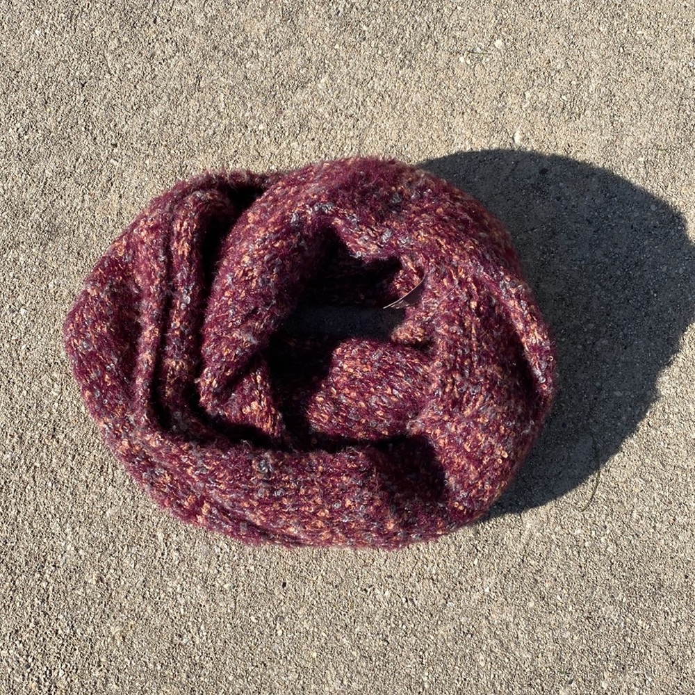 Look Thick Acrylic Infinity Scarf
